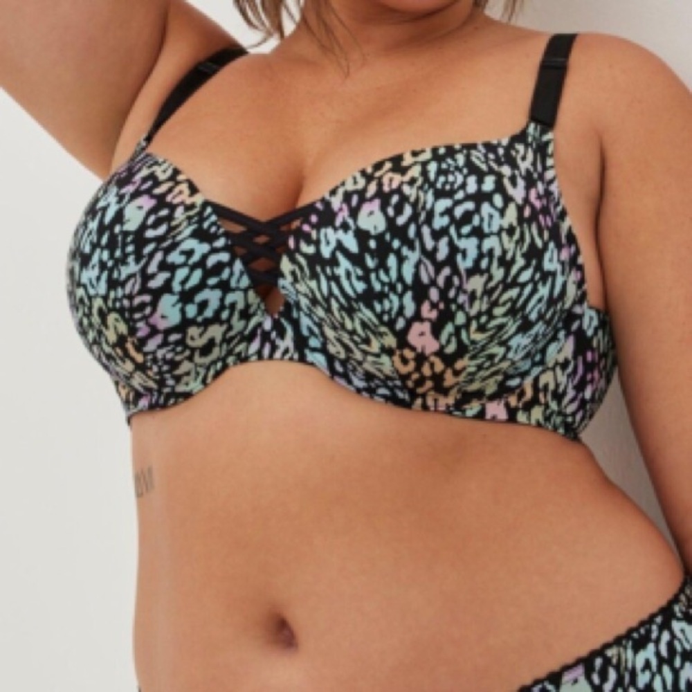 Torrid Curve 38DDD (F) 360 back smoothing push up plunge animal print bra